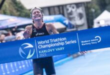 @wordltriathlon( Beth Potter ganando en Karlovy Vary