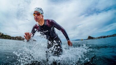 FETRI/ Imagen de una triatleta saliendo del agua