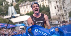 @worldtriathlon/ Henry Graf gana las WTCS Karlovy Vary 2025