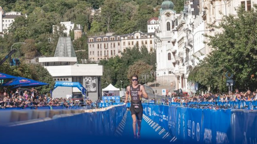 @worldtriathlon/ Graf ganando en Karlovy Vary