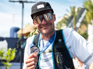 instagram/ Jan Frodeno con la medalla de Nice Côte d’Azur by UTMB
