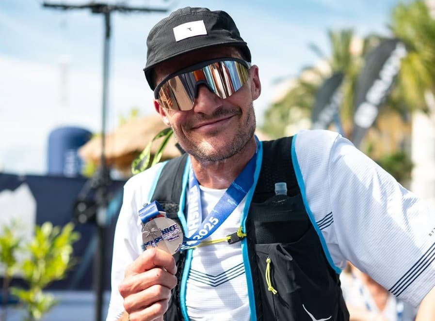 instagram/ Jan Frodeno con la medalla de Nice Côte d’Azur by UTMB