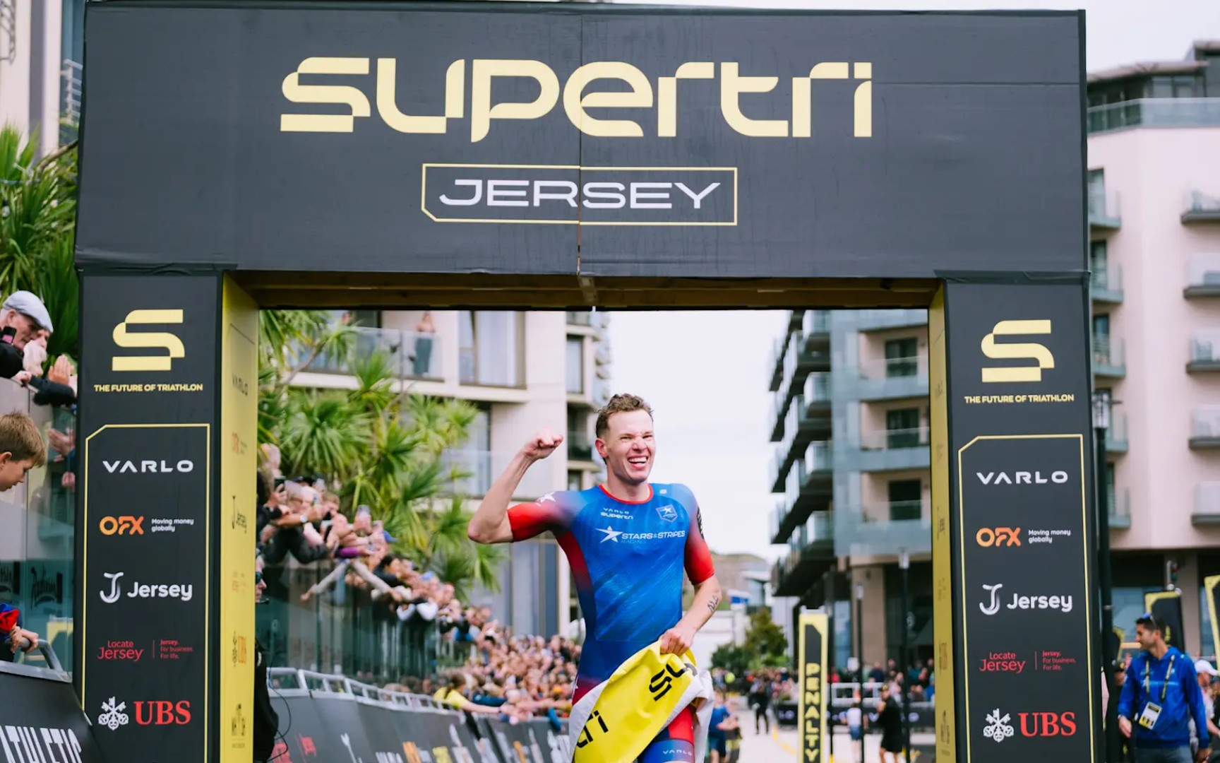 @supertri/Csongor Lehmann ganando en Jersey
