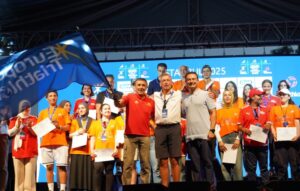 @worldtriathlon/ Imagen de la entrega de la bandera en Estambul