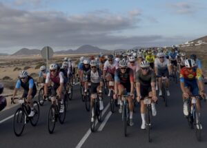 Imagen del pelotón de la Vuelta Ciclista a Lanzarote