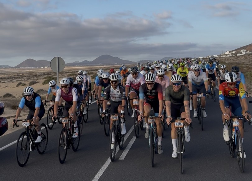 Imagen del pelotón de la Vuelta Ciclista a Lanzarote