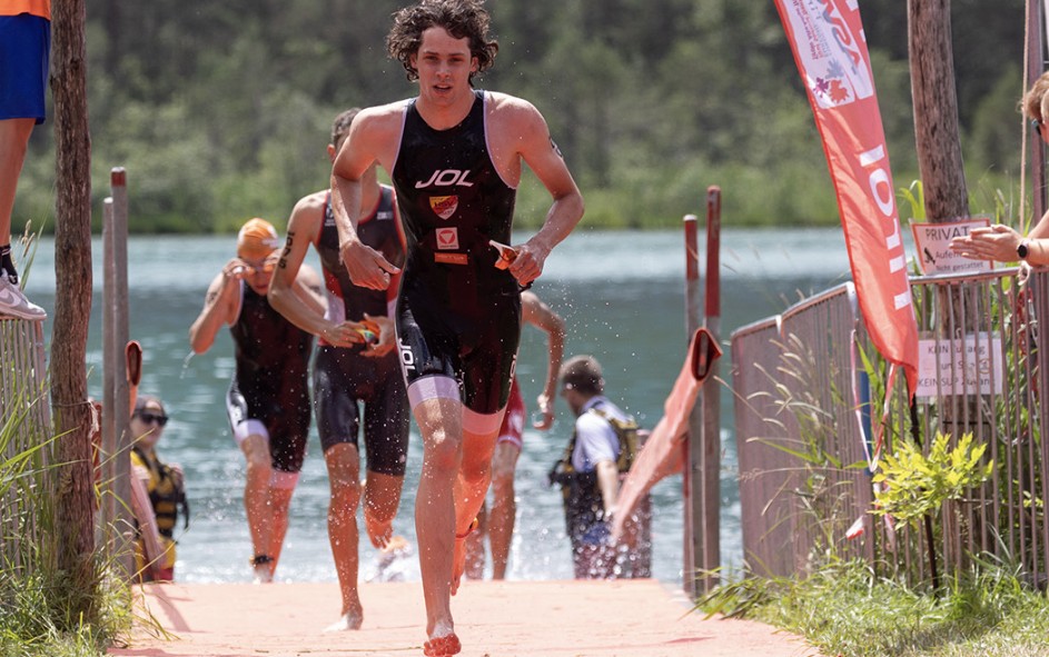 @challengfamilly/ Imagen de jóvenes triatletas en pruebas Challenge