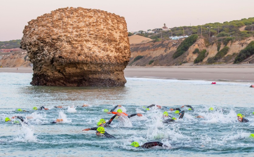 Imagen de la natación del Desafío Doñana