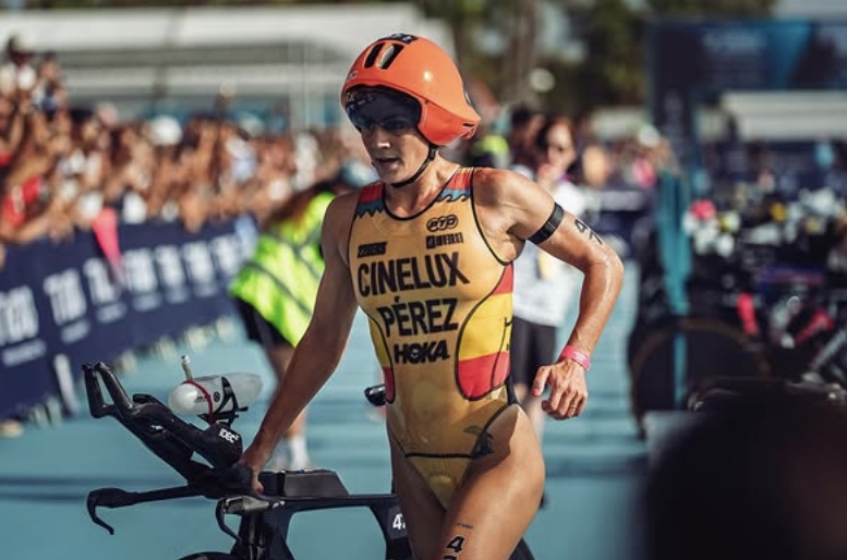@jamesmitchell5/ Sara Pérez en competición