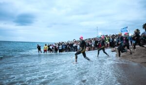 @IRONMAN/ Imagen de la salida del IRONMAN Barcelona