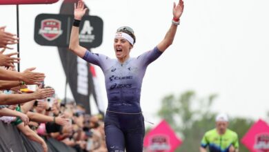 @gettyimages/ Lucy Charles ganando una prueba IRONMAN