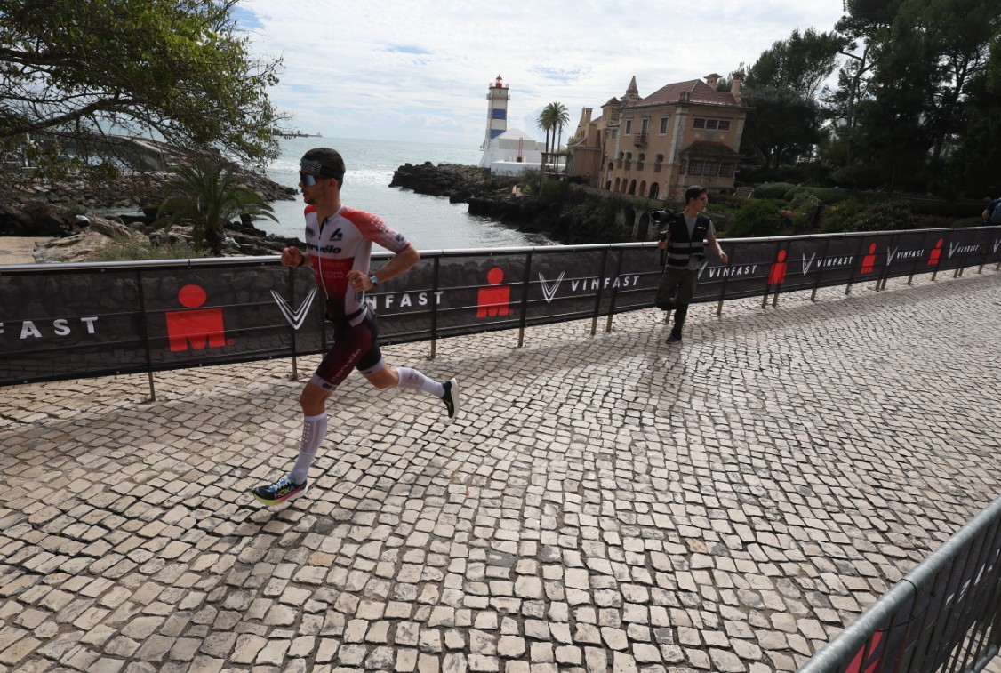 @gettyimages/ Imagen de un triatleta corriendo en Cascais