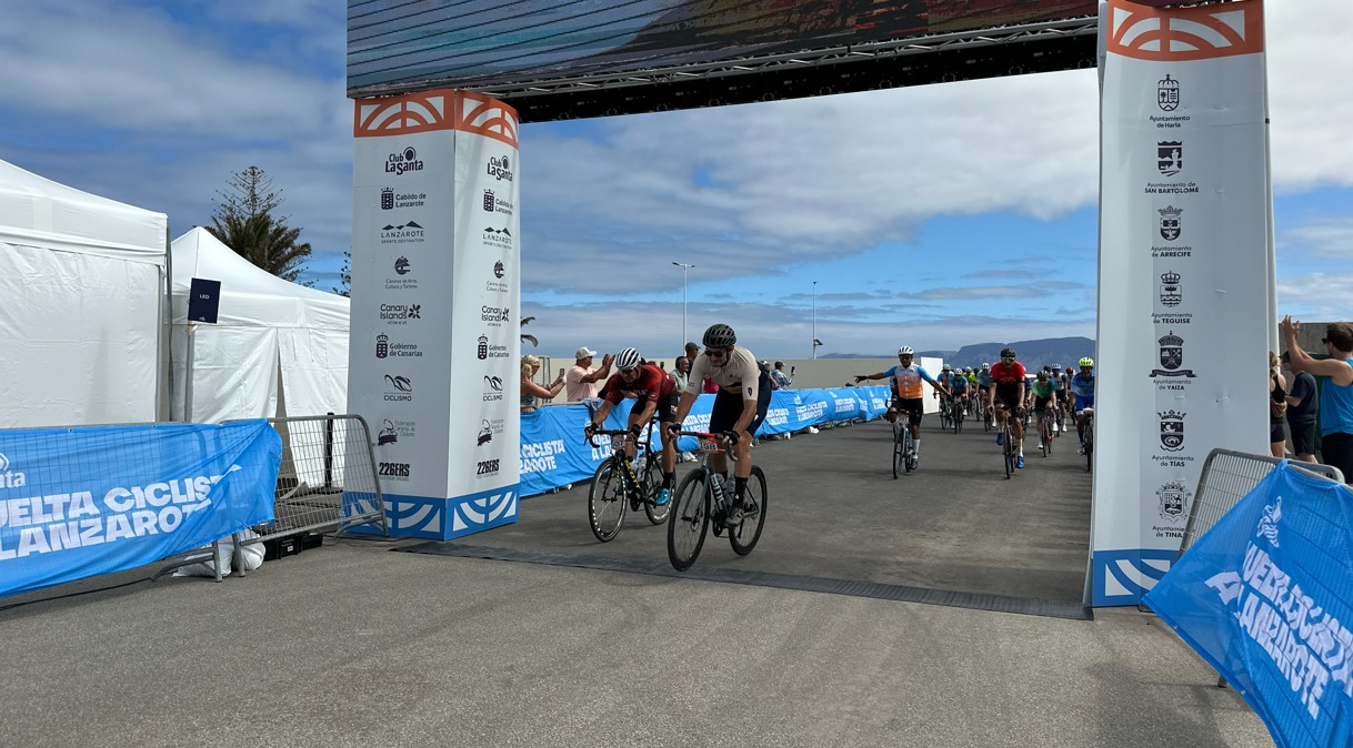 @clublasnta/ Imagen de la meta en la Vuelta Ciclista a Lanzarote