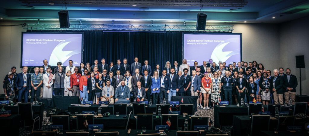 @owrldtriathlon/ Image de familia del XXXVIII Congreso de World Triathlon,