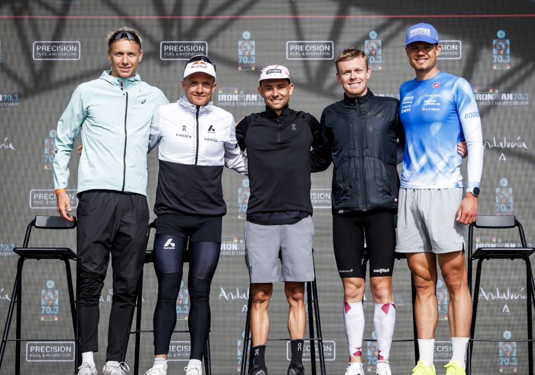 @gettyimages/ Imagen de la rueda de prensa post carrera del Mundial IRONMAN 70.3 2025