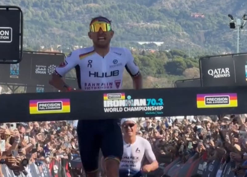 Ytoutub/ Imagen del sprint entre Jelle Geens y Blummenfelt