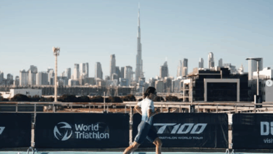 @t100/ Imagen de una triatleta corriendo en Dubai