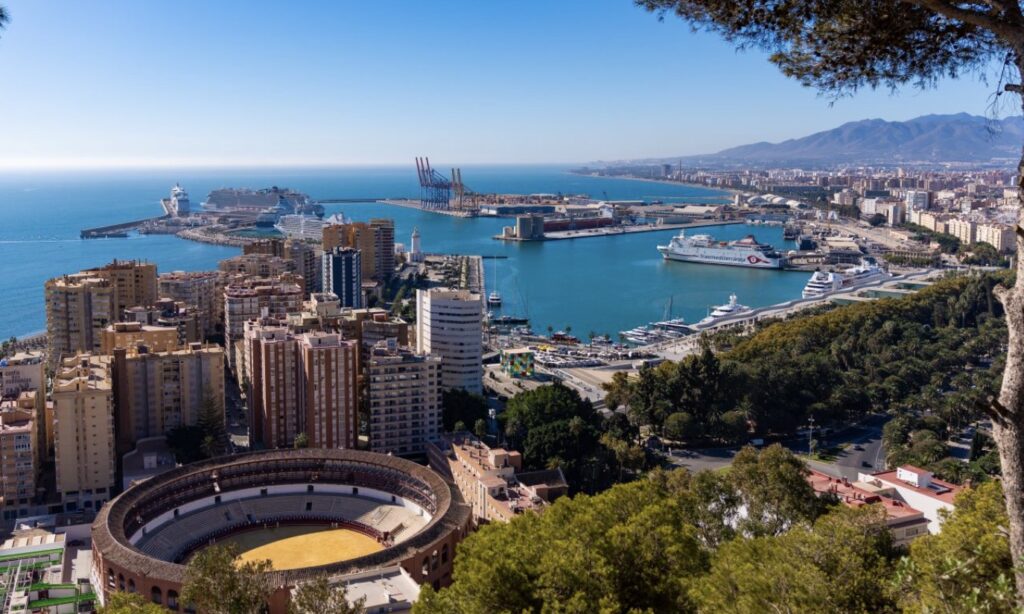 IRONMAN 70.3 Málaga debutará en 2026 como nueva sede española. Fecha, recorrido y claves del evento.