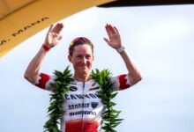 Kat Matthews sul podio al Campionato mondiale IRONMAN 2025 a Kona