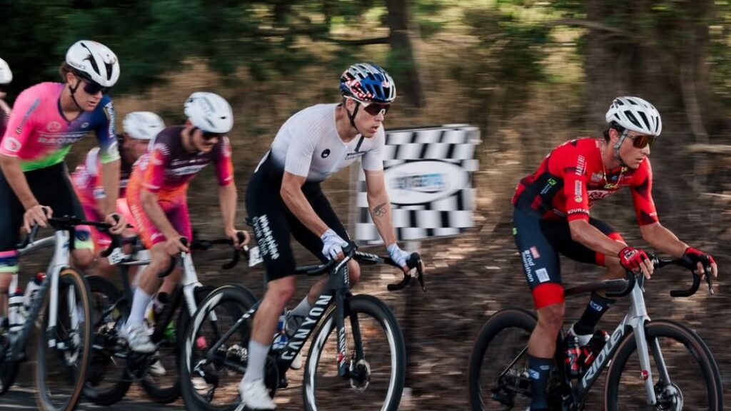 Hayden Wilde rodando en el Campeonato de Nueva Zelanda de ciclismo en ruta
