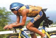 Normann Stadler durante el segmento ciclista del IRONMAN de Kona