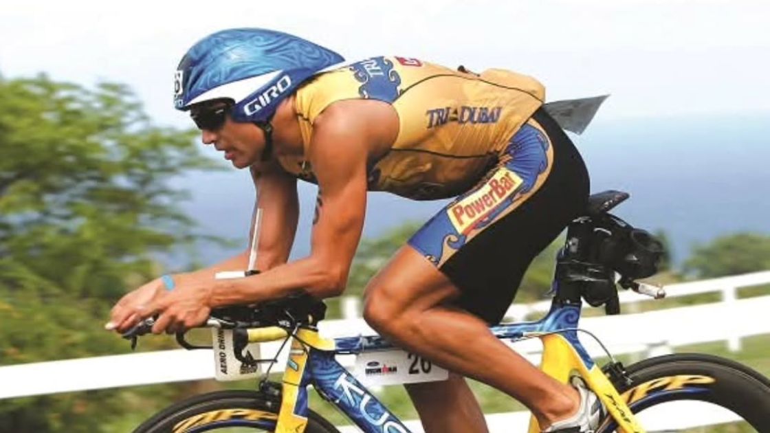 Normann Stadler durante el segmento ciclista del IRONMAN de Kona