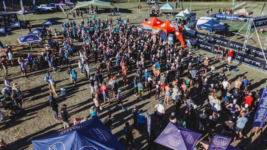 Salida de participantes en la prueba XTERRA Sudáfrica 2026 que inaugura el 30º aniversario del XTERRA World Tour
