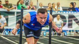 Deportista compitiendo en Hyatlón, la nueva disciplina aprobada por la FETRI en España