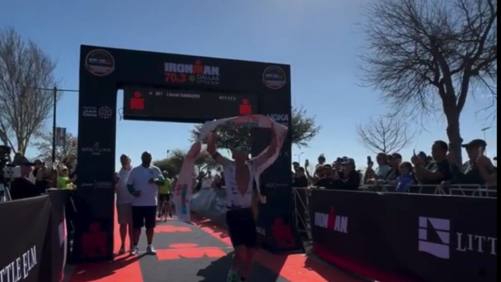 Lionel Sanders gana el IRONMAN 70.3 Dallas–Little Elm 2026 en meta