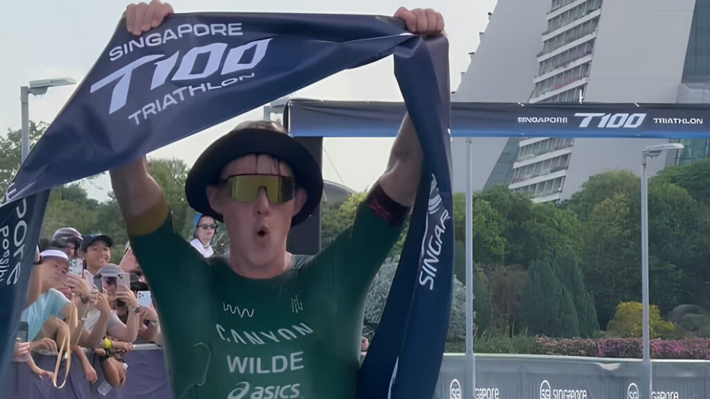 Hayden Wilde ganando en el T100 Singapur 2026