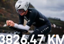 Alex McCormack en posición aerodinámica durante su récord mundial de 3.826,47 km en 7 días