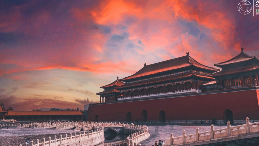 Palacio de la Ciudad Prohibida de Pekín al atardecer, imagen usada para anunciar la Copa del Mundo de Triatlón 2026