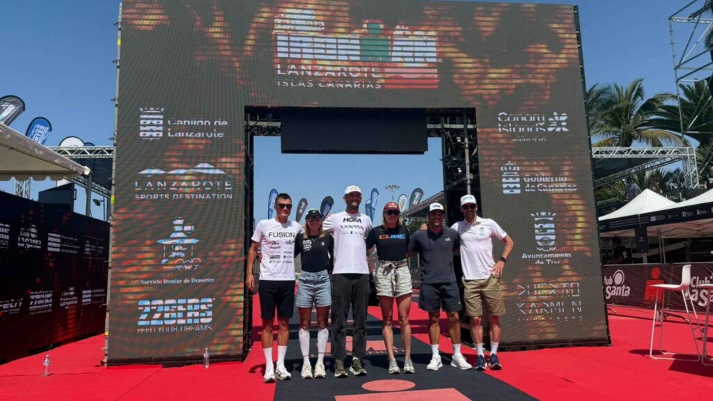 : Favoritos del IRONMAN Lanzarote 2026 posan en la zona de meta de Puerto del Carmen