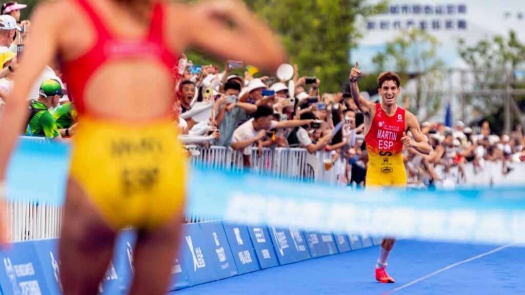 Javier Martín durante una prueba de duatlón en Chengdu 2025
