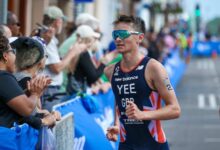Alex Yee durante el segmento de carrera a pie
