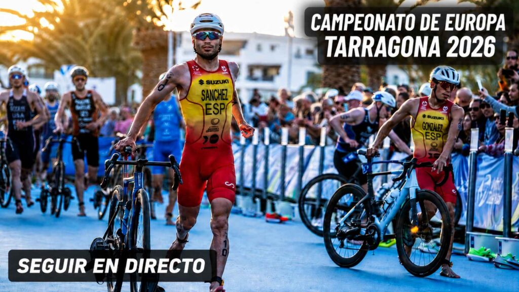 Triatletas españoles durante la transición en el Campeonato de Europa de Triatlón Tarragona 2026