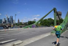 Triatletas compitiendo en el IRONMAN Frankfurt