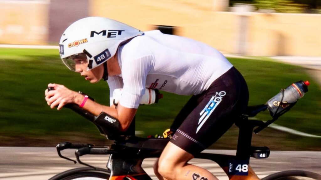 Guillem Montiel während des Radsportsegments des IRONMAN 70.3 Vitoria-Gasteiz 2026