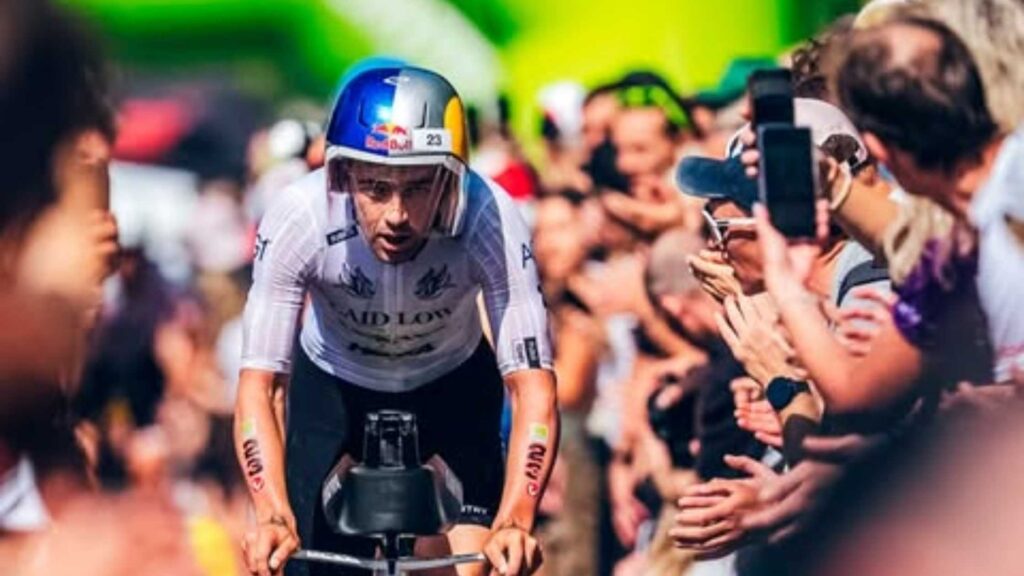 Sam Laidlow durante el segmento ciclista de Challenge Roth 2026