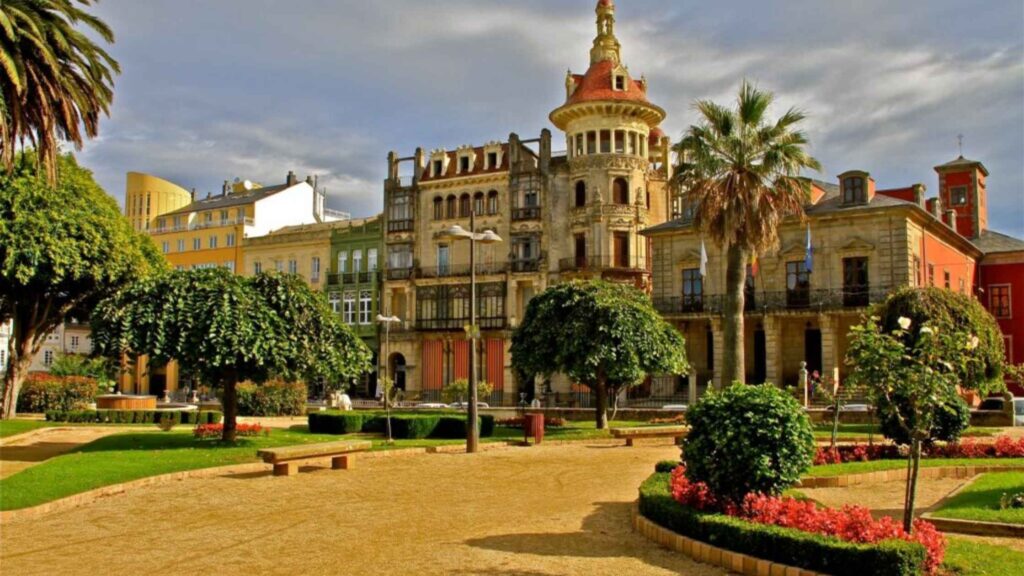 Plaza de España de Ribadeo, meta del Half Triatlón Ribadeo 2026