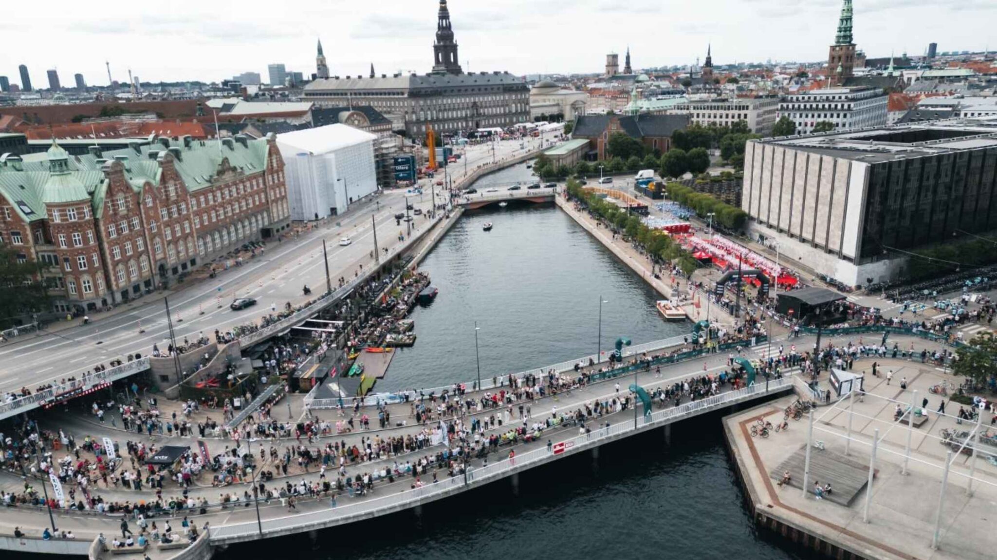 Vista aérea del recorrido del IRONMAN Copenhagen en el centro de Copenhague