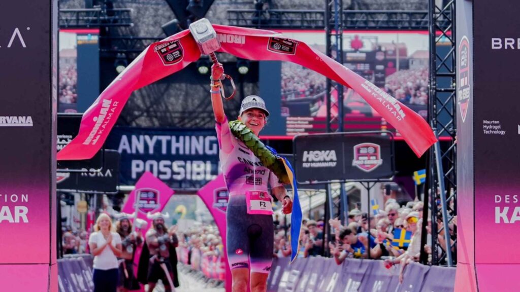 Laura Philipp celebra su victoria en el IRONMAN Kalmar 2026