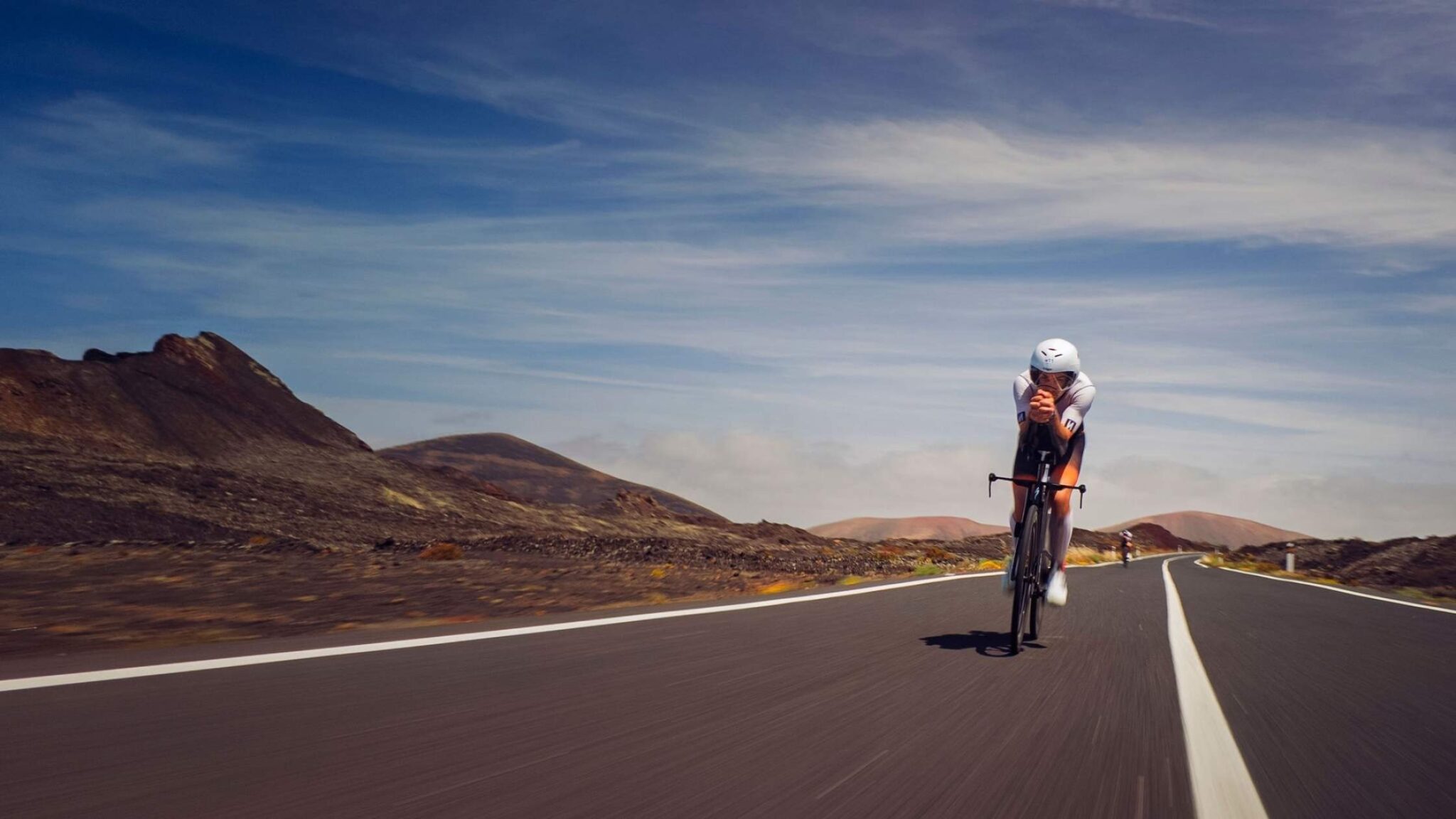 ordi Montraveta en el segmento ciclista del IRONMAN Lanzarote 2026