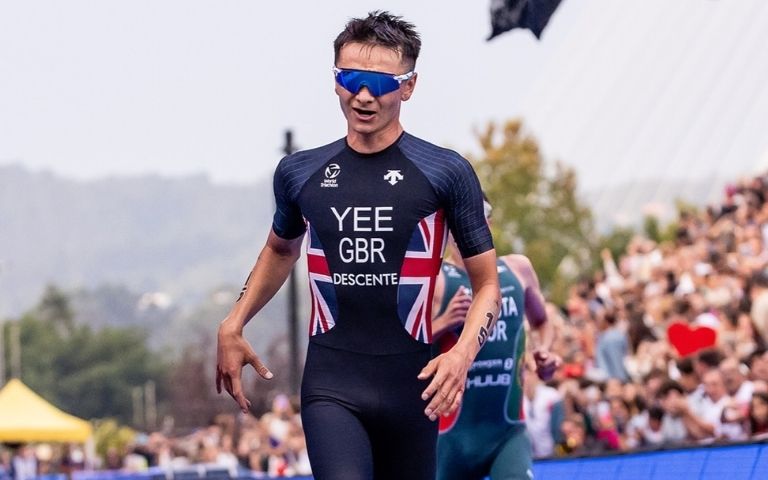 Alex Yee durante la carrera a pie de la Gran Final WTCS de Pontevedra 2026