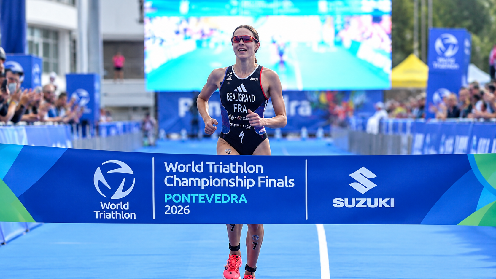 Cassandre Beaugrand cruza la meta de la Gran Final WTCS Pontevedra 2026