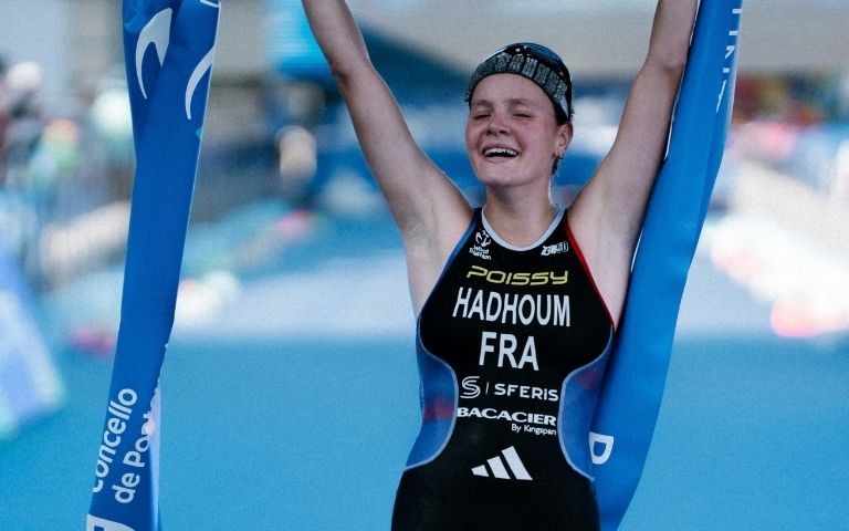 Ilona Hadhoum celebra su victoria en el Mundial Sub23 de Pontevedra 2026