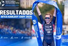 Georgia Taylor-Brown celebra su victoria en la WTCS Karlovy Vary 2026 en una imagen de resultados