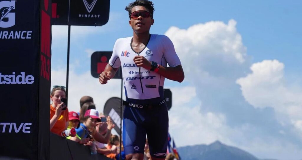 Tomás Rodríguez corriendo durante una prueba IRONMAN