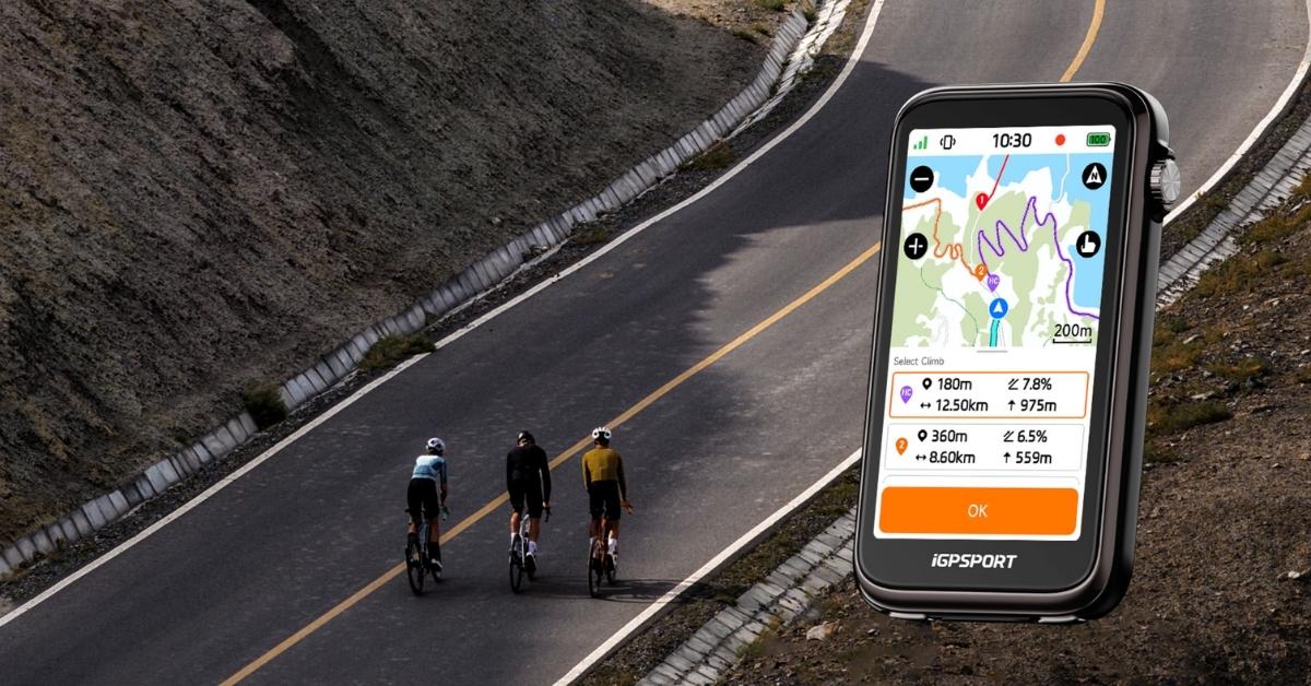 Ciclocomputador iGPSPORT BiNavi Ultra con mapa y selección de ascensos junto a tres ciclistas en una carretera de montaña