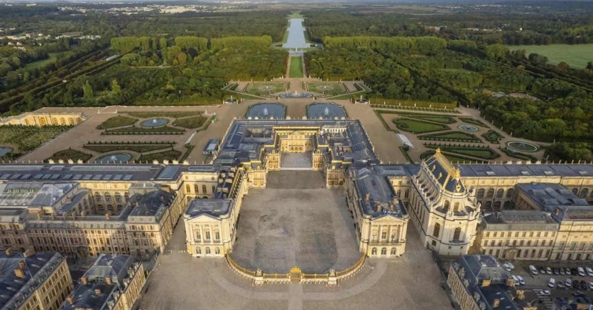 Vista aérea del Palacio de Versalles y sus jardines, escenario del IRONMAN 70.3 Versailles 2026